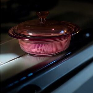 Corning Ware VISION Cranberry Glass 24 Oz V-30-B Ribbed Covered Casserole